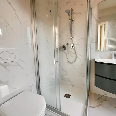 Lägenhet Ada Al Lido